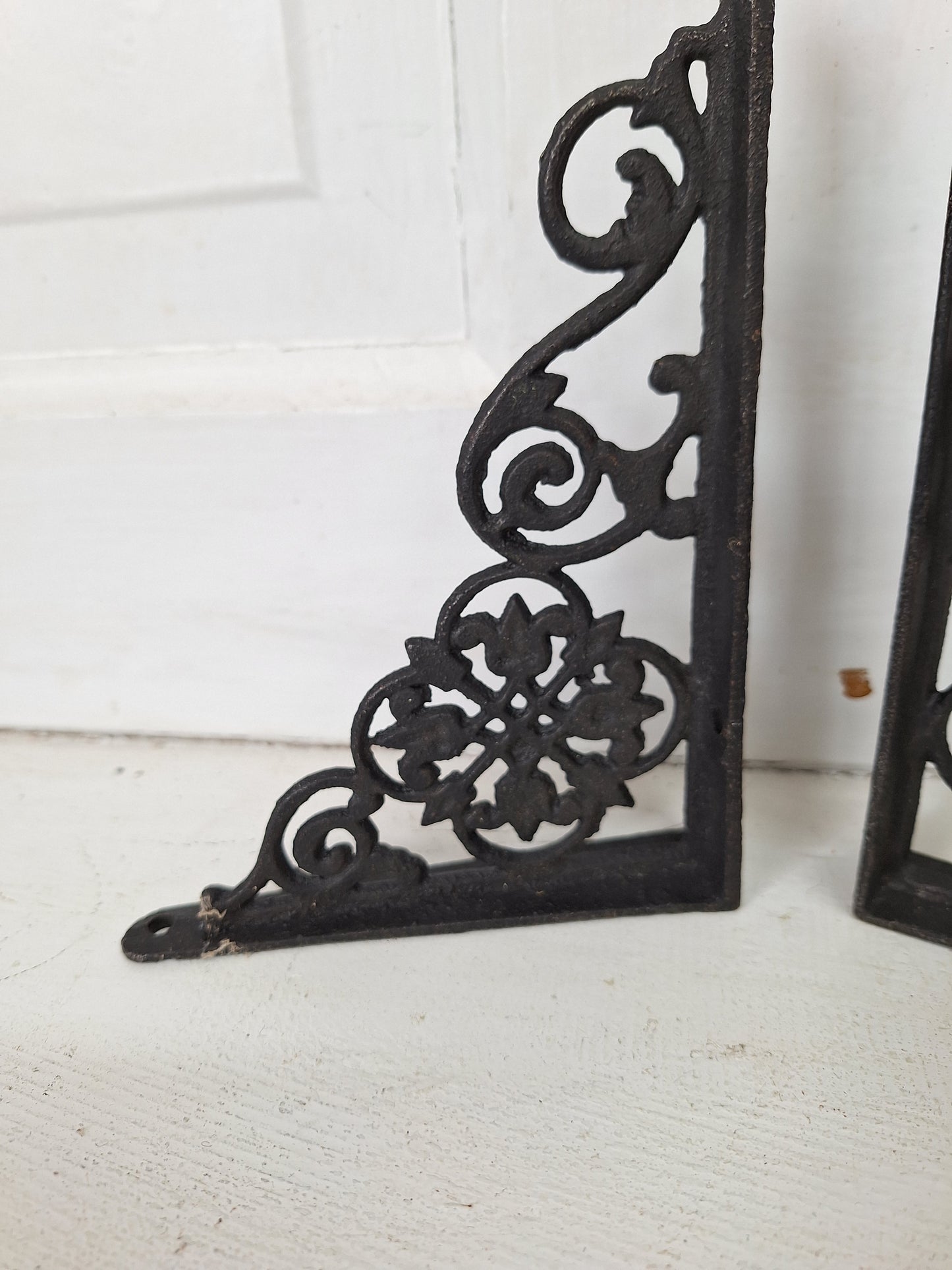 2 Small Shelf Brackets, Pair of Cast Iron Brackets, Victorian Shelf Supports, Metal Corbels, Architectural Salvage 080603