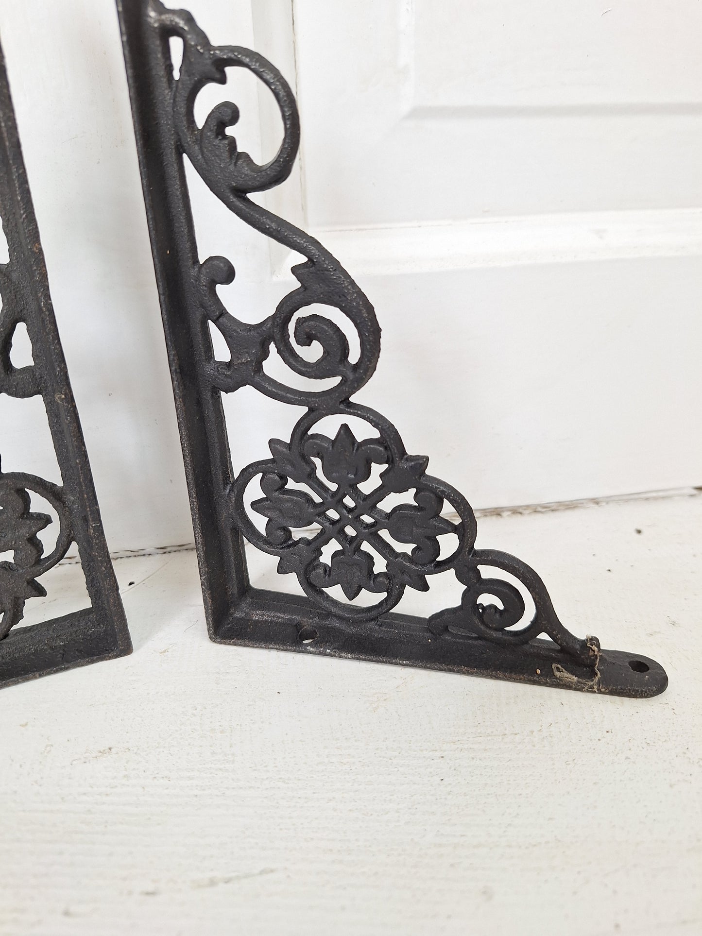 2 Small Shelf Brackets, Pair of Cast Iron Brackets, Victorian Shelf Supports, Metal Corbels, Architectural Salvage 080603