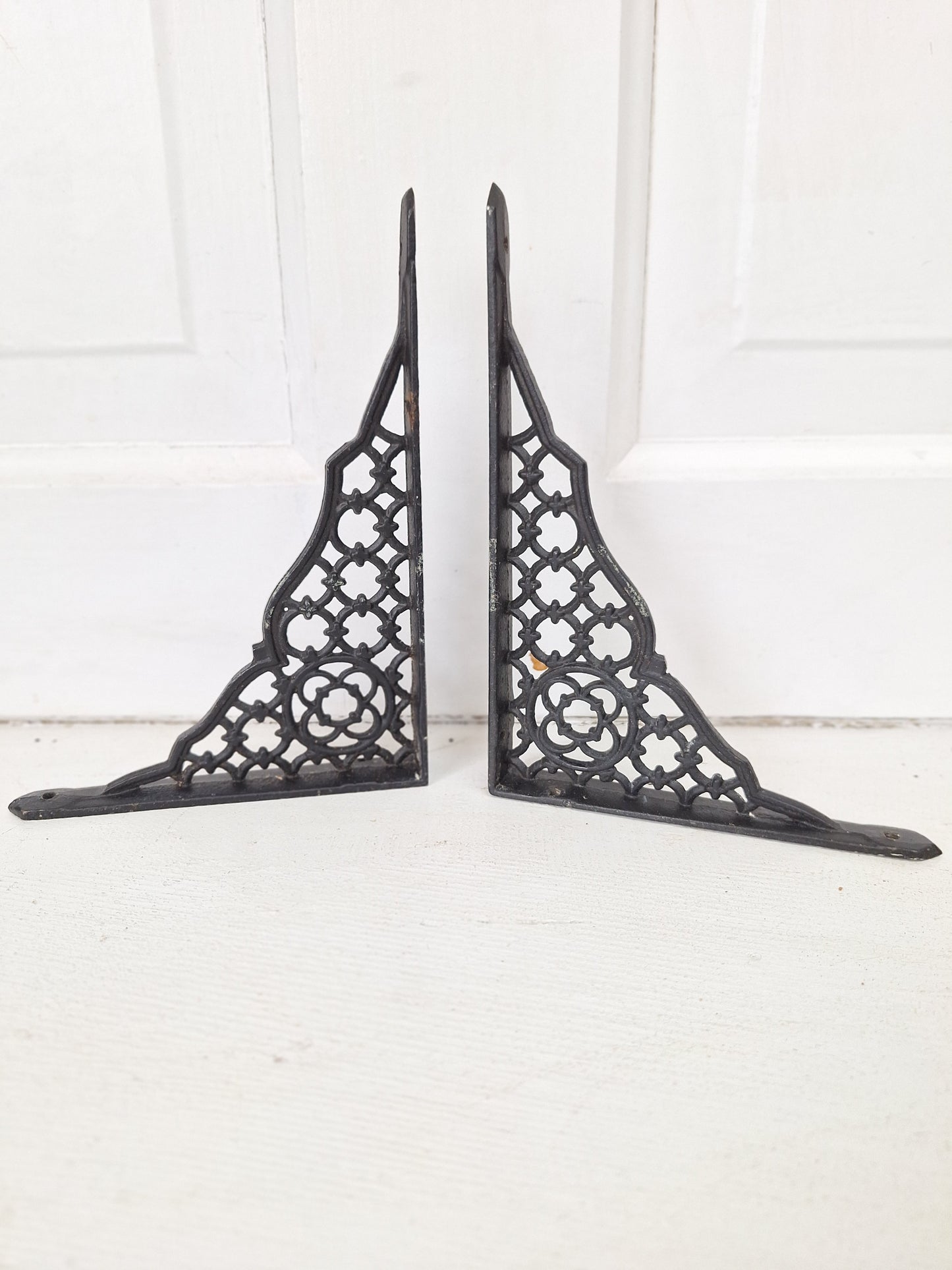 Two Small Cast Iron Shelf Bracket with Scroll Design, Ornate Brackets for Small Shelf 080605