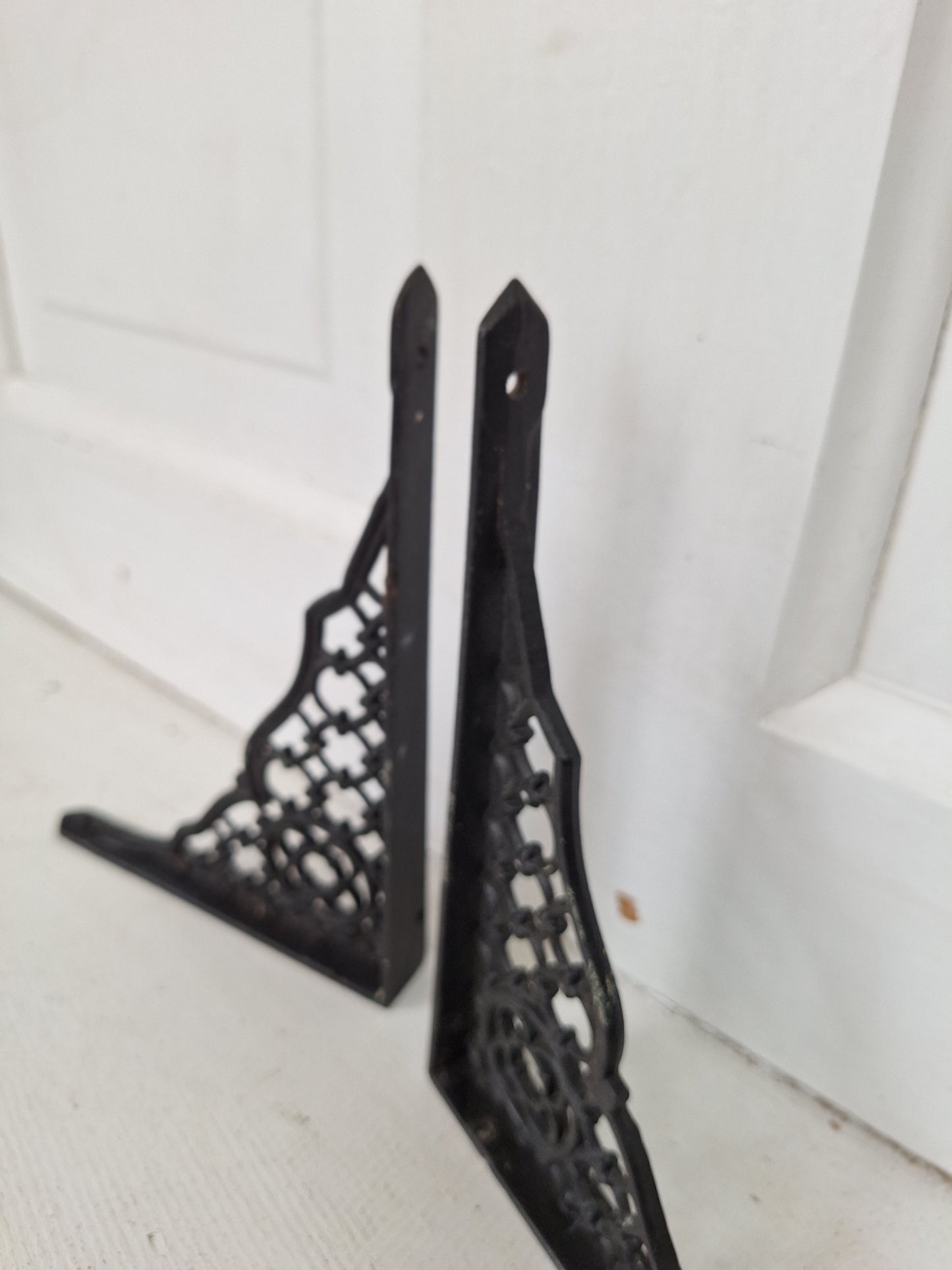 Two Small Cast Iron Shelf Bracket with Scroll Design, Ornate Brackets for Small Shelf 080605