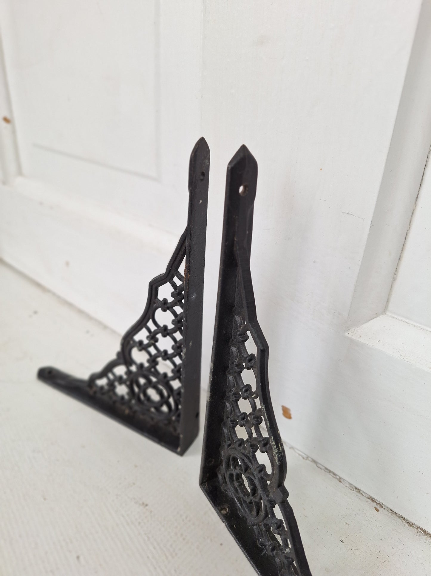 Two Small Cast Iron Shelf Bracket with Scroll Design, Ornate Brackets for Small Shelf 080605