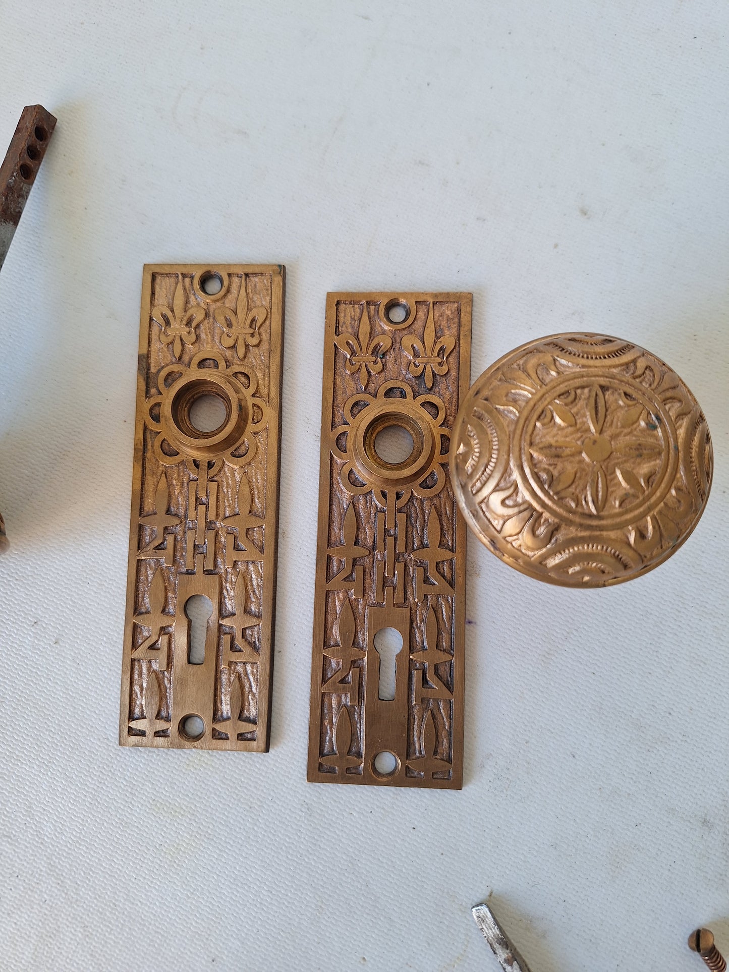 Eastlake Bronze Hardware Set, Bronze Doorknobs and Backplates with Eastlake Design, Full Set Victorian Hardware Architecture Salvage 090505