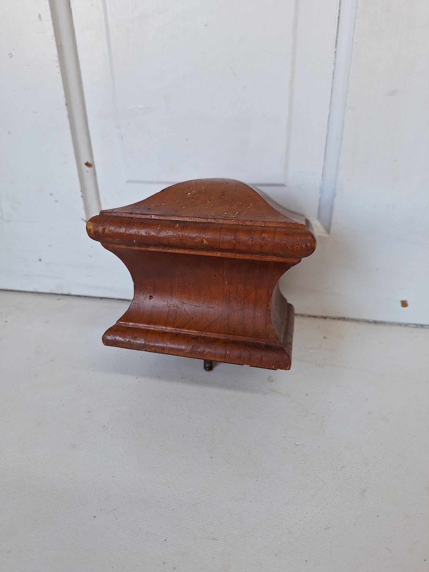 Newel Post Top Finial, Carved Finial, Antique Carved Wood Post Topper 091701