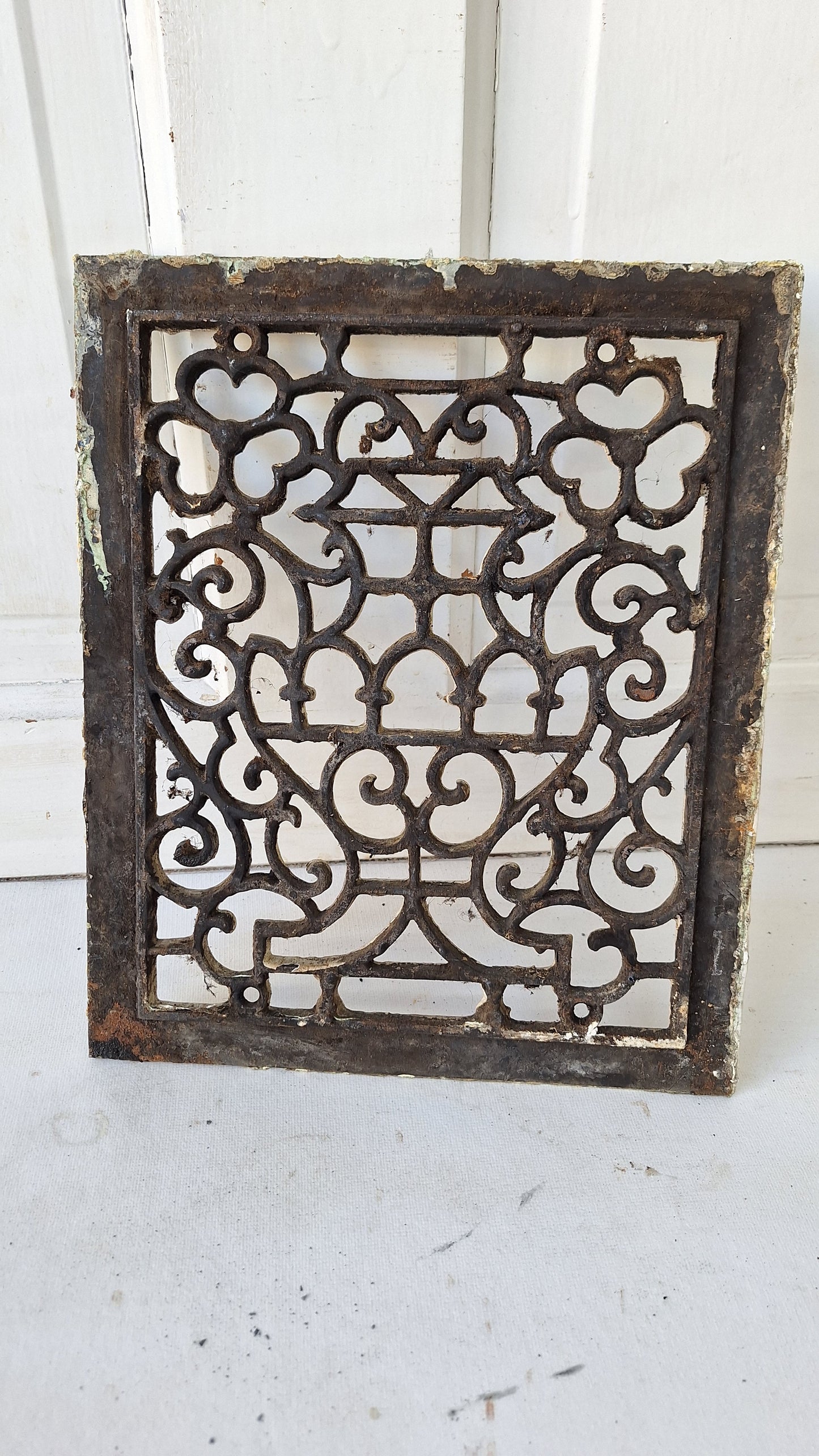 10 x 12 Flower and Urn Design Antique Vent Cover, Vintage Cast Iron Grate, Architecture Salvage, Heating Grate Cover, Cold Air Return 102903