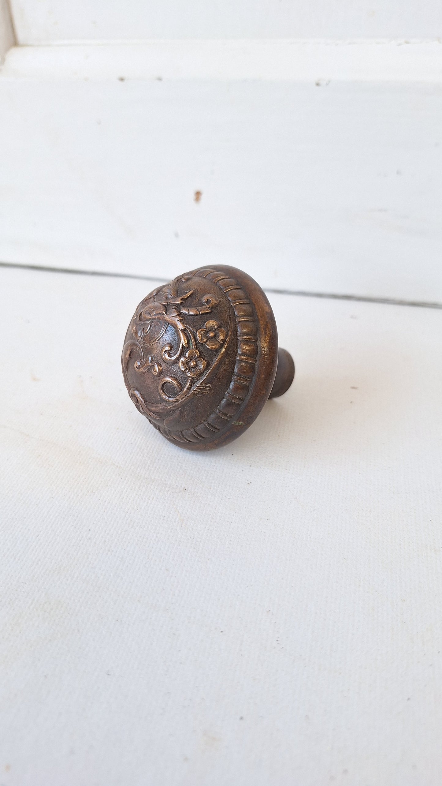 Antique Swirling Flower or Leaf Design Doorknob, Bronze Door Knob, Antique Brass Knob, Vintage Door Knob, Leaf Design 110104