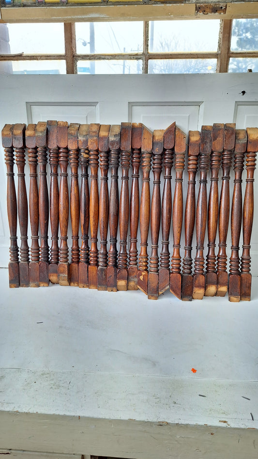 23 Antique Spindles, Staircase Spindles, Staircase Balusters, Staircase Railing Antique Table Legs, Salvaged Spindles, Wood Spindles #111604