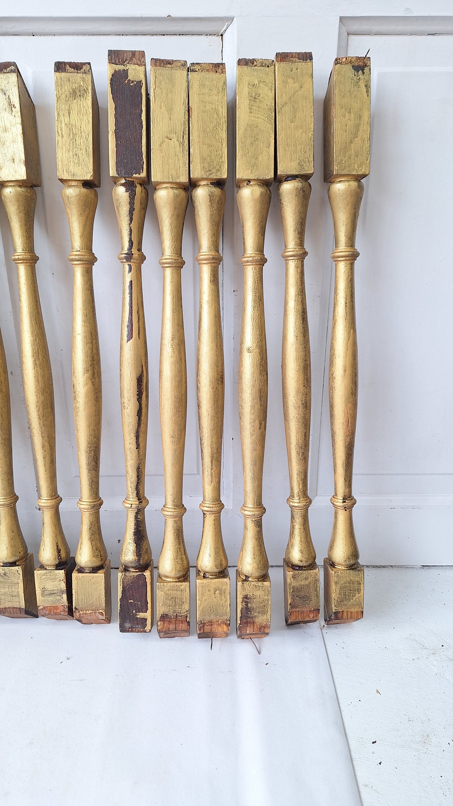 22 Antique Spindles, Staircase Spindles, Staircase Balusters, Staircase Railing Antique Table Legs, Salvaged Spindles, Wood Spindles #021102