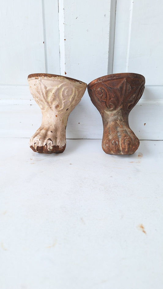Antique Cast Iron Tub Lion's Feet, Pair of Ball and Claw Tub Feet, Claw Foot Tub 022603