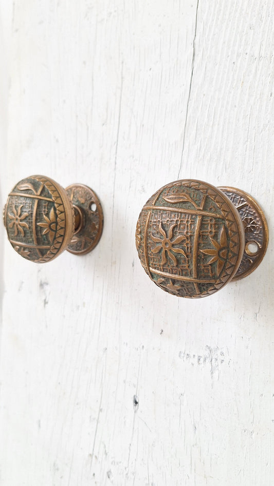 Kenton Lock Bronze Doorknob Set with Flower and Leaf Design and Matching Rosettes, Eastlake Style Antique Door Hardware Set 040208