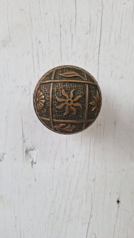 Kenton Lock Bronze Doorknob Set with Flower and Leaf Design and Matching Rosettes, Eastlake Style Antique Door Hardware Set 040208