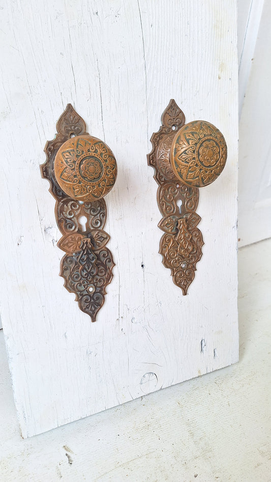 Ornate Bronze Entry Door Plate Set, Front Door Backplates and Keyhole Cover, Double Keyhole, Front Door Escutcheon and Rosette 040304