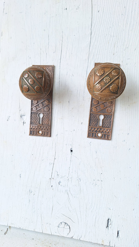 Set of FC Linde Antique Doorknob Back Plates and Doorknobs, F.C. Linde Bronze Door Knobs and Escutcheons, Antique Door Plate Hardware 040305