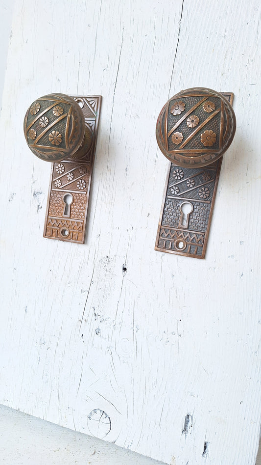 Set of FC Linde Antique Doorknob Back Plates and Doorknobs, F.C. Linde Bronze Door Knobs and Escutcheons, Antique Door Plate Hardware 040306