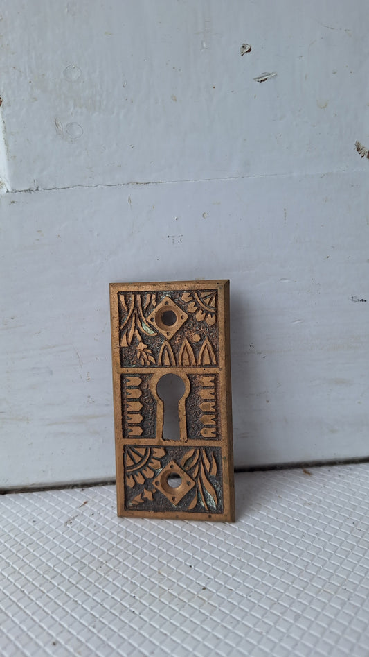 Single Ornate Design Escutcheon, Eastlake Design Antique Brass Keyhole, Bronze Key Plate, Antique Key Hole Covers 041703