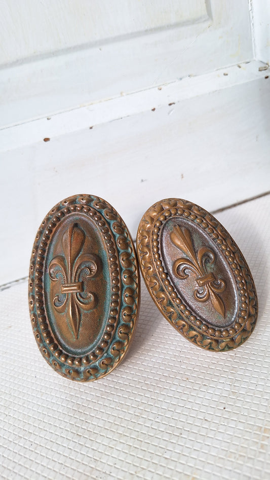Fleur de Lis Oval Door Knobs, Entry Size Knob Antique Doorknob, Antique French Door Knobs 050308