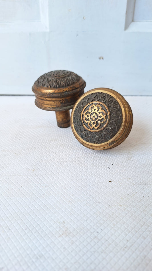 Fishscale Design or Diaper Pattern Bronze Doorknobs, Victorian Door Knob Knot Design, Antique Bronze Knob Set, Architecture Salvage 050610
