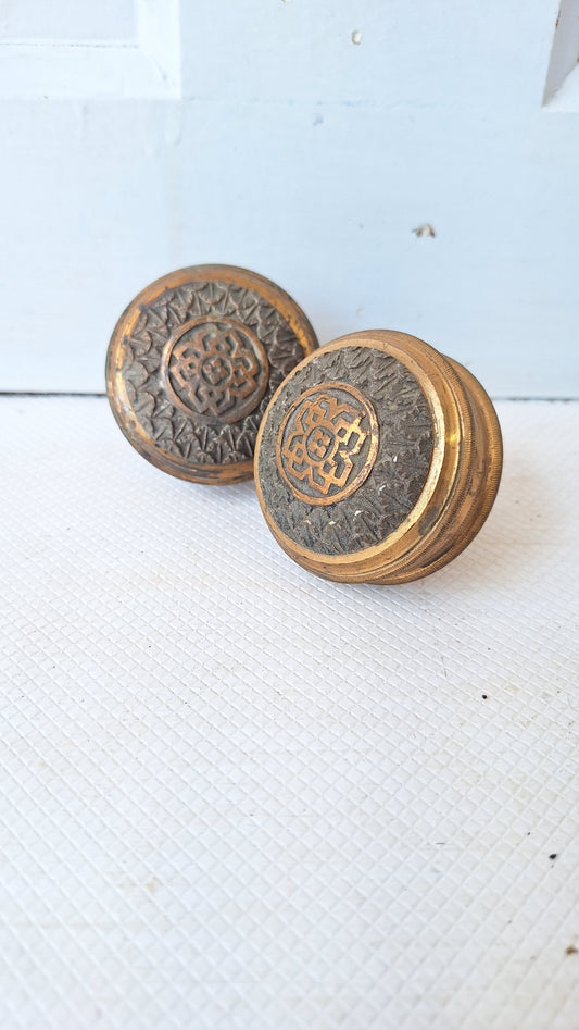 Fishscale Design or Diaper Pattern Bronze Doorknobs, Victorian Door Knob Knot Design, Antique Bronze Knob Set, Architecture Salvage 050610