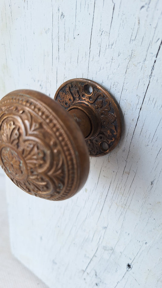 Pair of Antique Palmette Design Doorknobs, Antique Bronze Flower Pattern Door Knobs, Bronze Ornate Door Hardware 050701