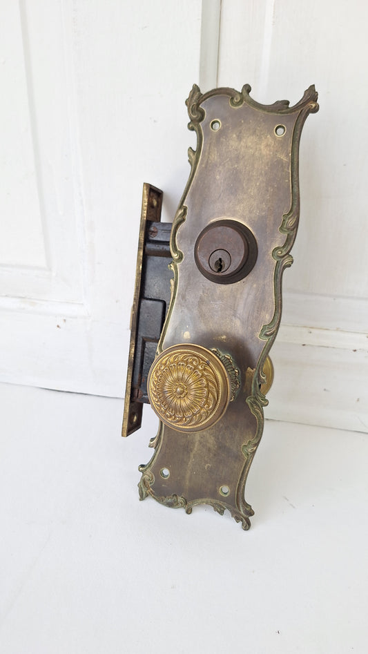 Complete Entry Door Hardware Set: Front Door Cylinder Lock with Plates and Knobs