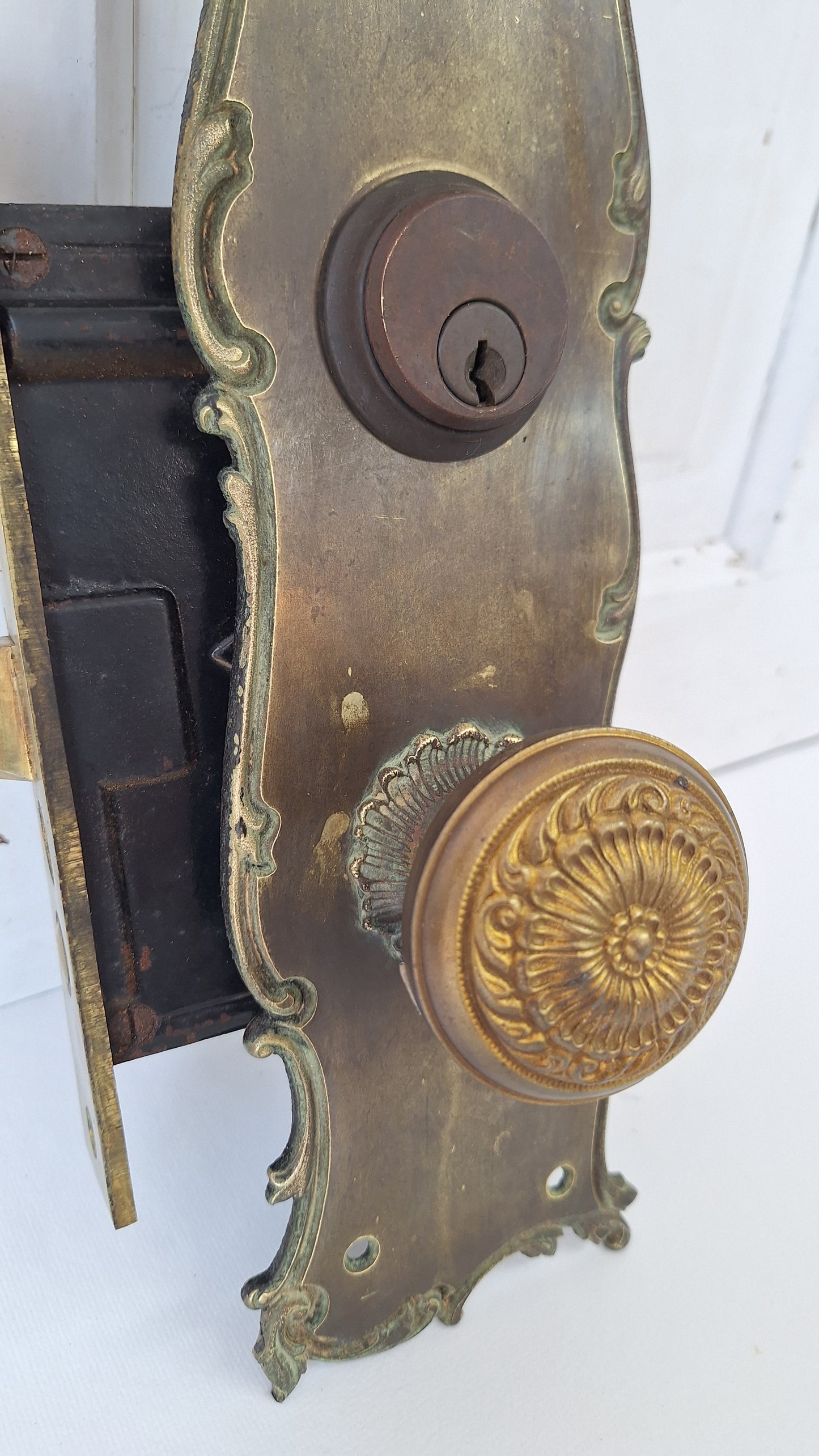 Complete Entry Door Hardware Set: Front Door Cylinder Lock with Plates and Knobs