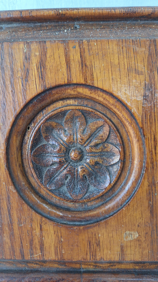 Antique Carved Flower Design Plinth Block, Trim Corner Block with Pressed Flower Pattern