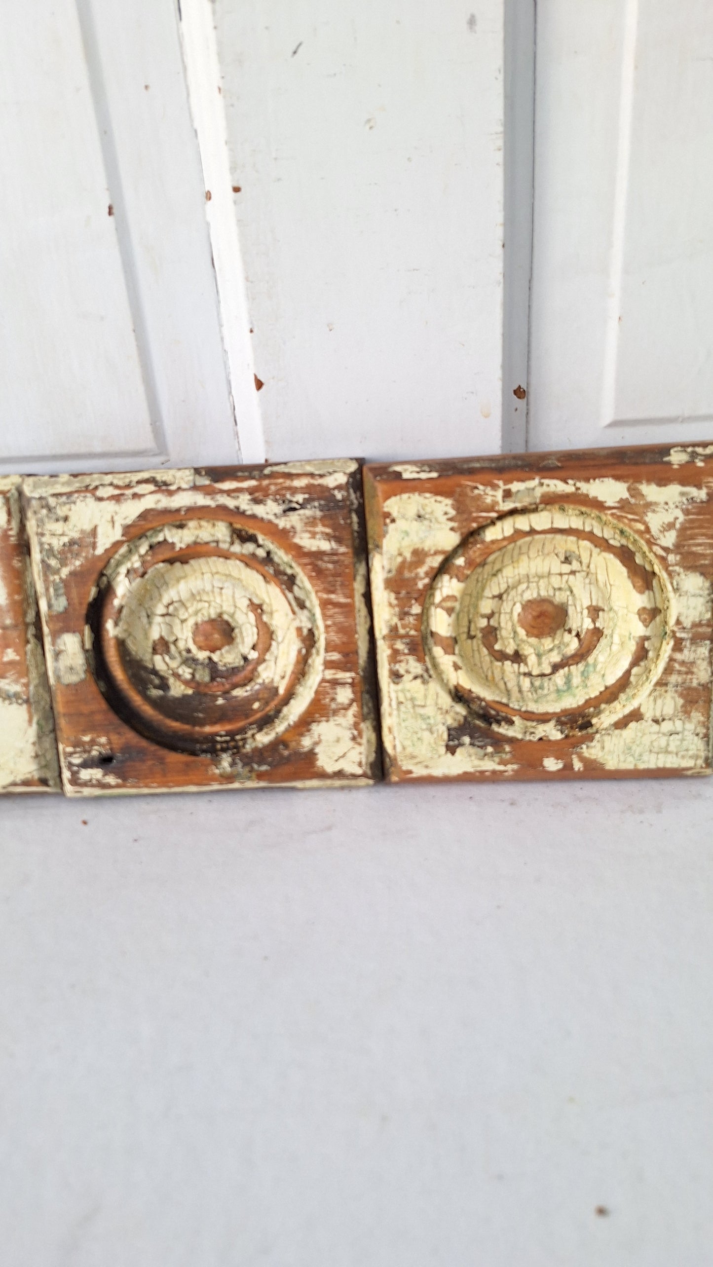 Four Bullseye Rosettes Carved Plinth Blocks, Small Corner Trim Blocks
