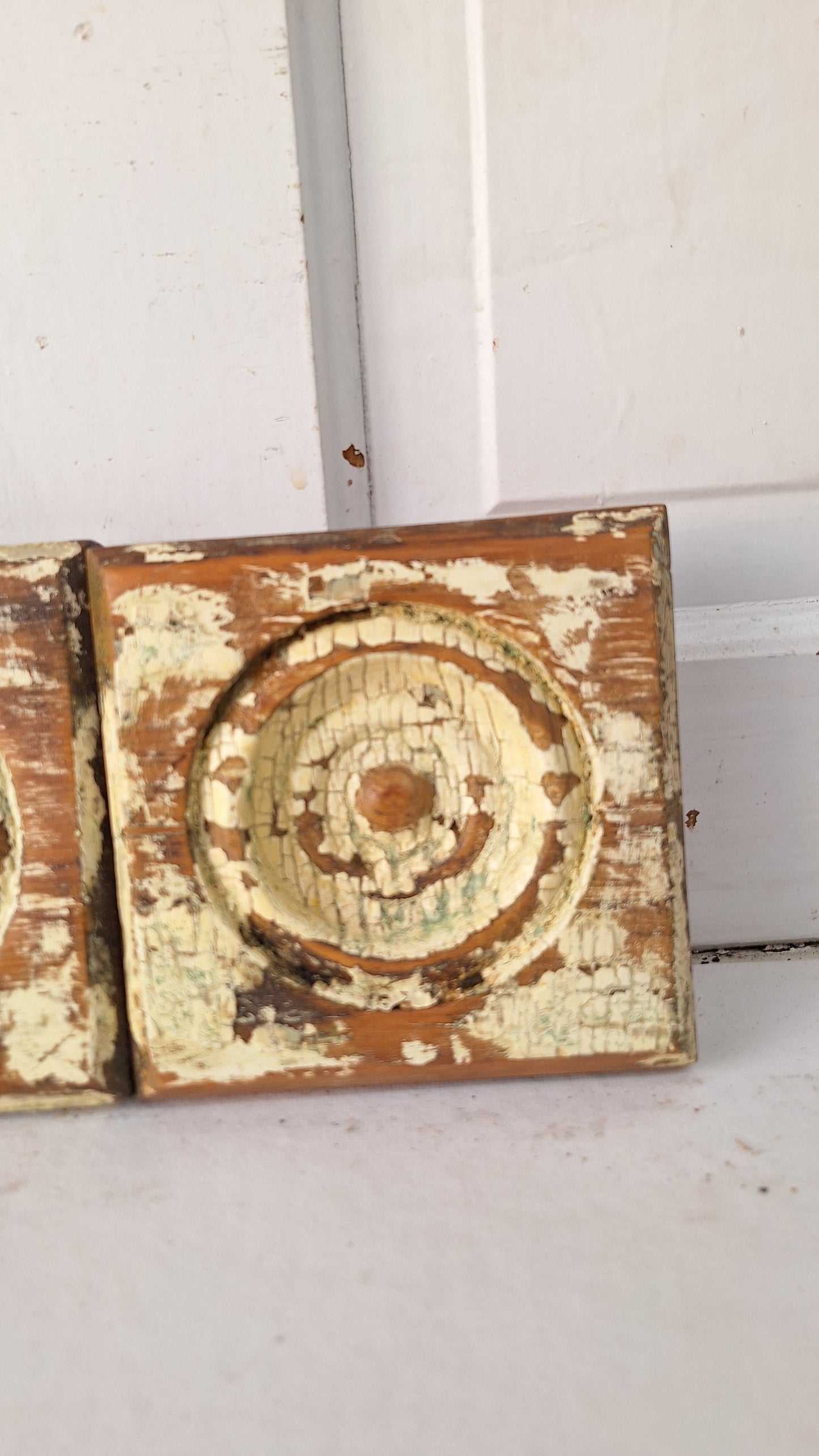 Four Bullseye Rosettes Carved Plinth Blocks, Small Corner Trim Blocks
