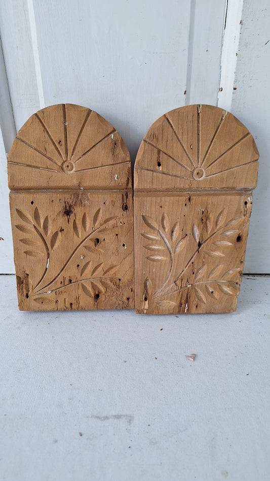 Pair of Antique Spoon-Carved Wood Plinth Blocks, Wood Trim Rosettes