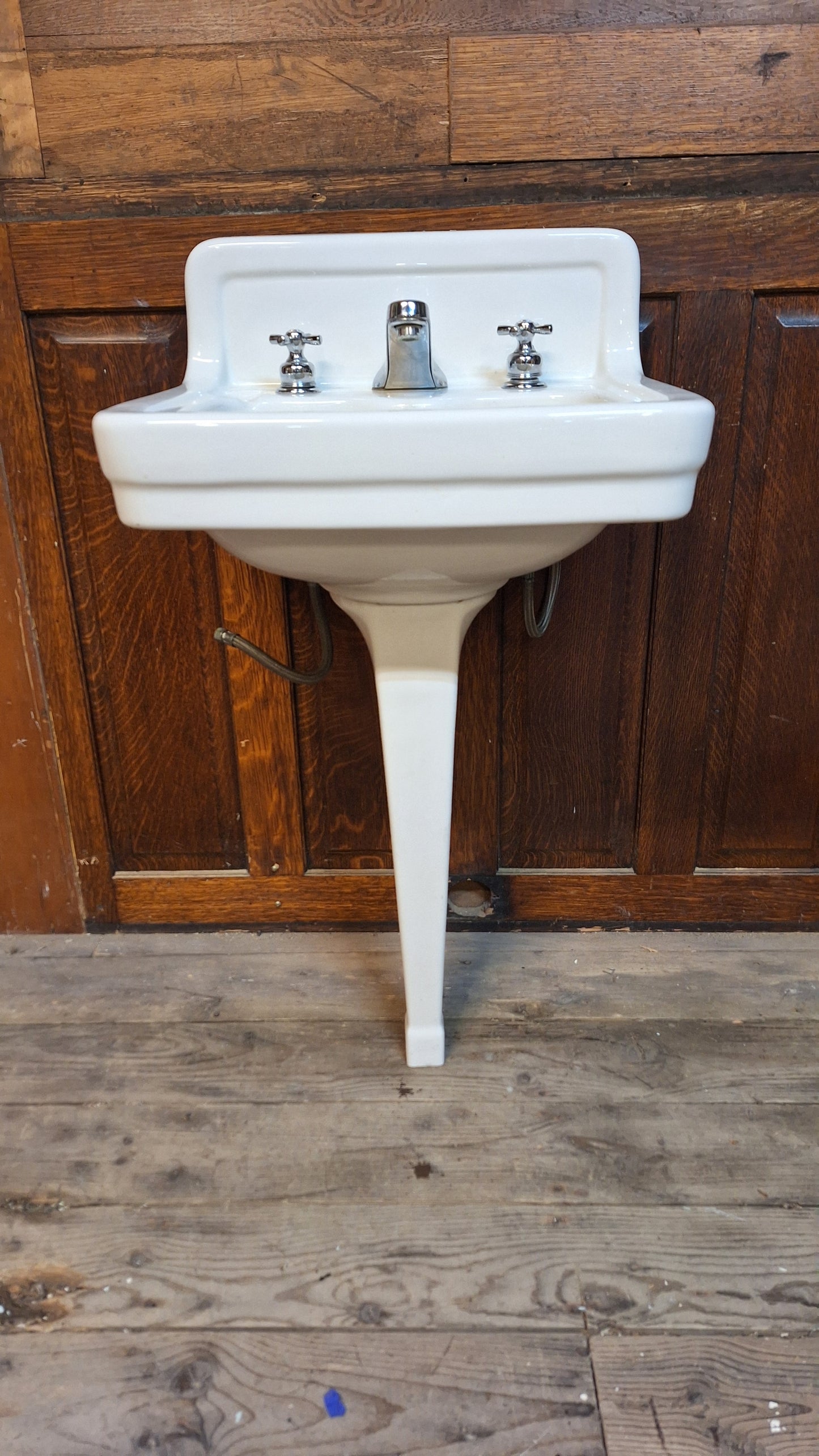 Vintage Peg Leg Sink: Porcelain 1930s Pedestal Sink