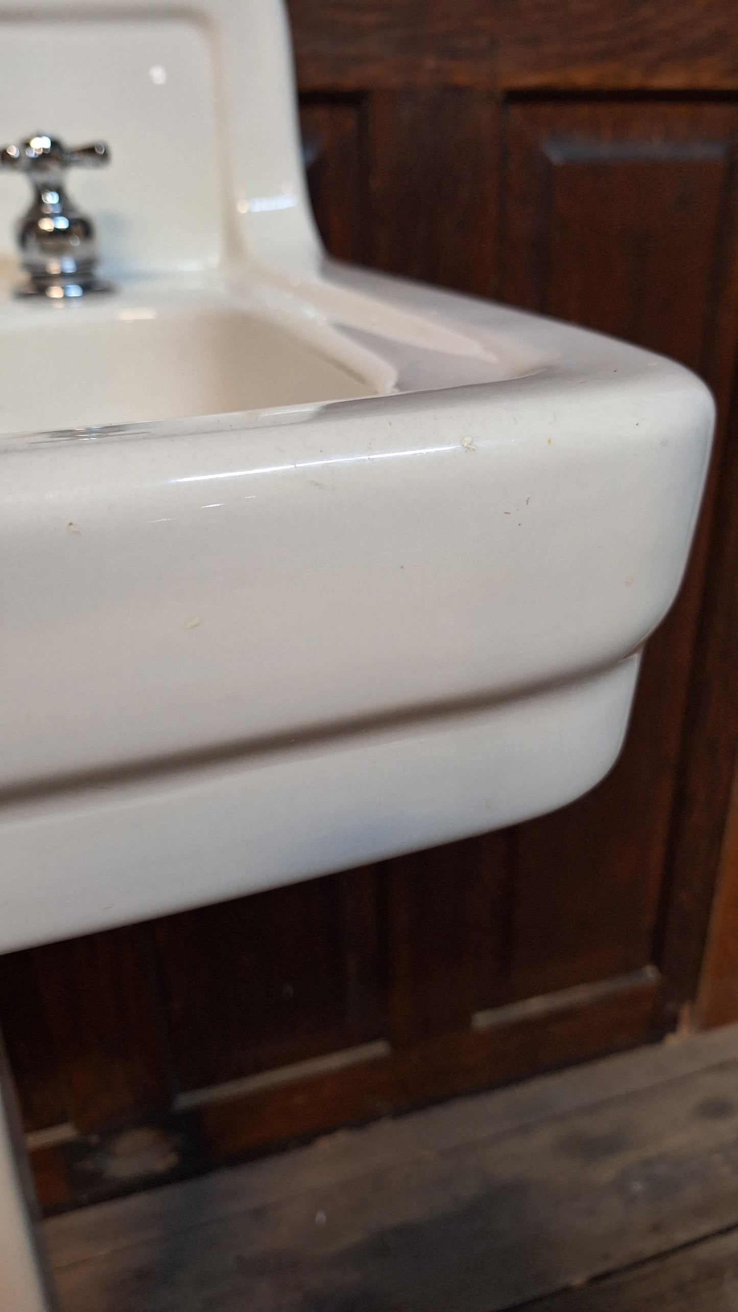 Vintage Peg Leg Sink: Porcelain 1930s Pedestal Sink
