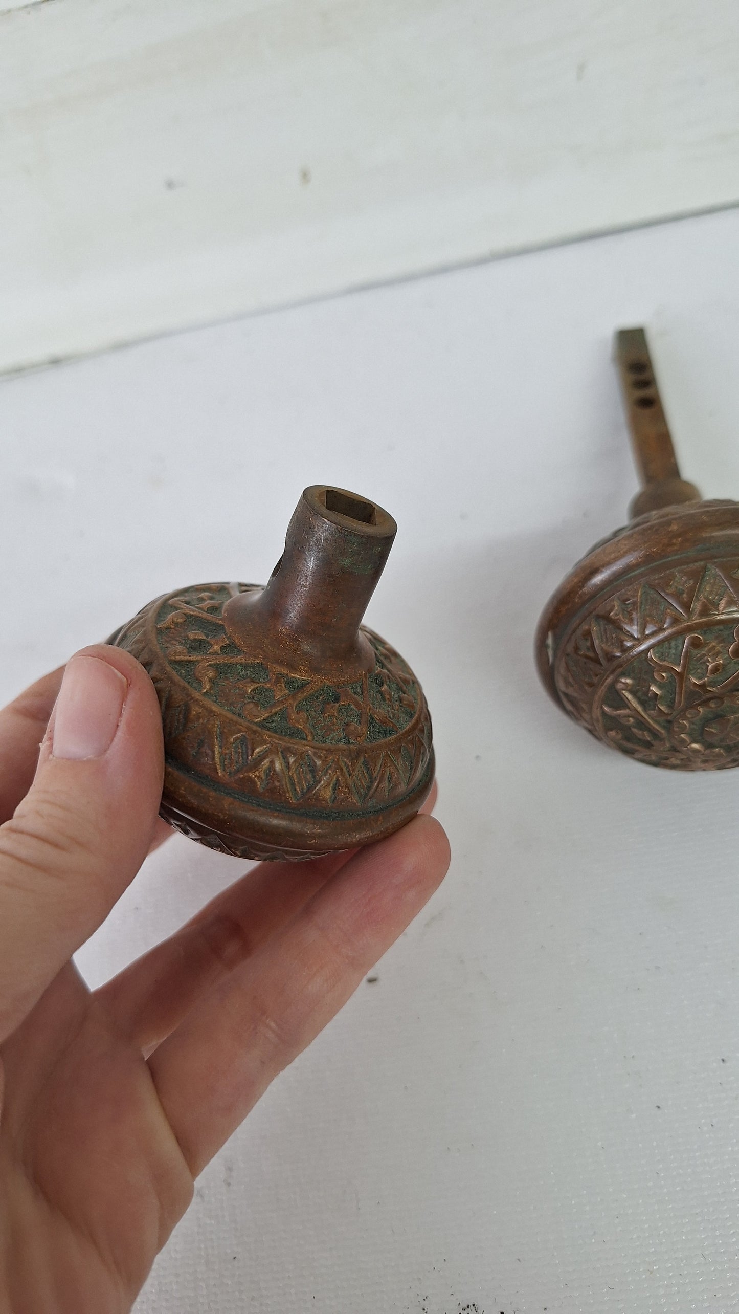 Windsor Pattern Doorknobs by Reading Hardware, Victorian Bronze Door Knob Set