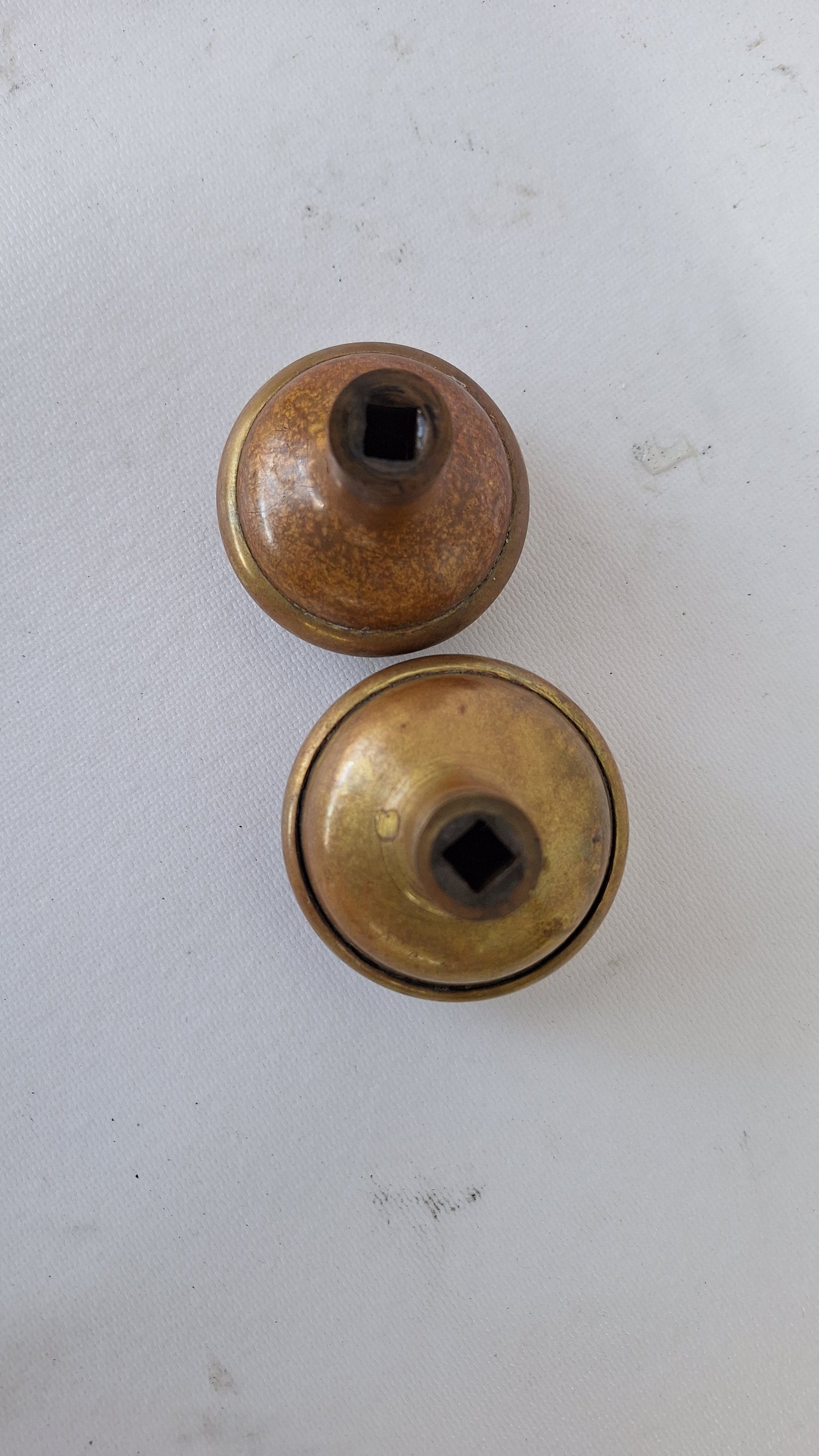 Vericchio Pattern Doorknob Set, Large and Passage Size Door Knobs