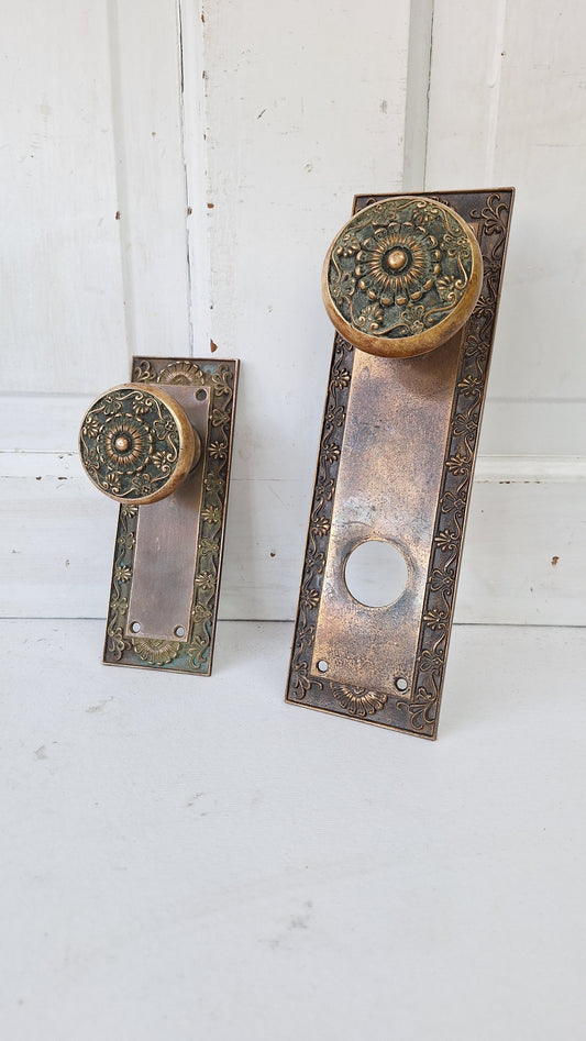 Parthenon Bronze Front Door Hardware, Antique Floral Design Door Knob and Plate Set