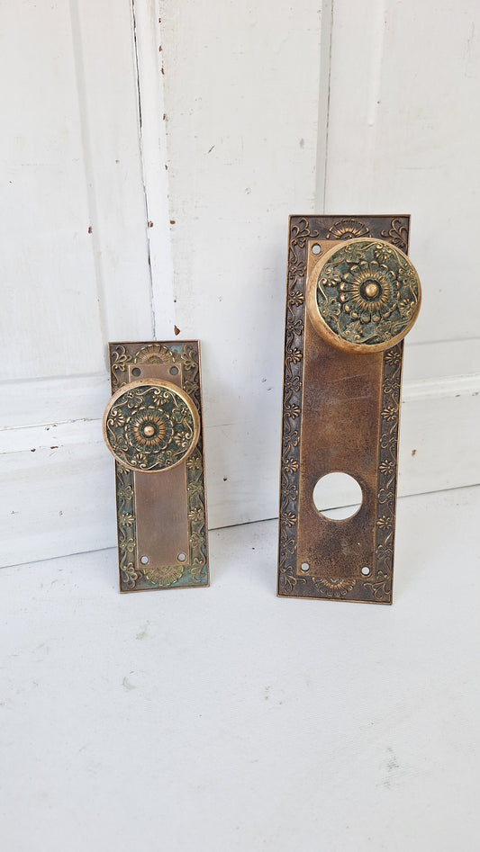 Parthenon Bronze Front Door Hardware, Antique Floral Design Door Knob and Plate Set