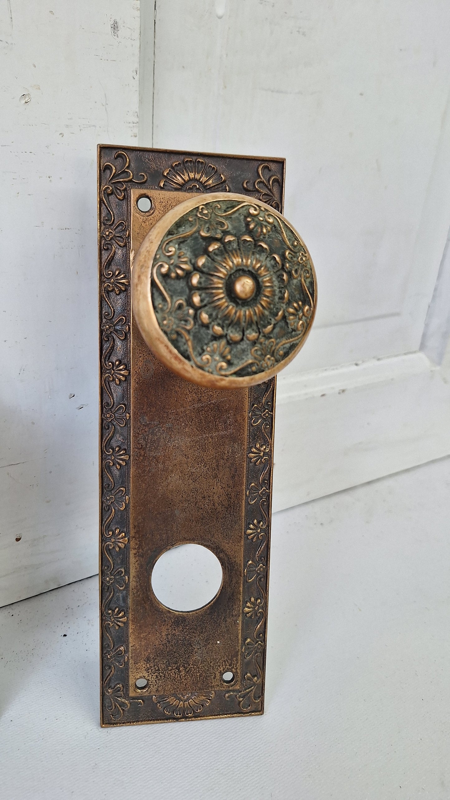Parthenon Bronze Front Door Hardware, Antique Floral Design Door Knob and Plate Set
