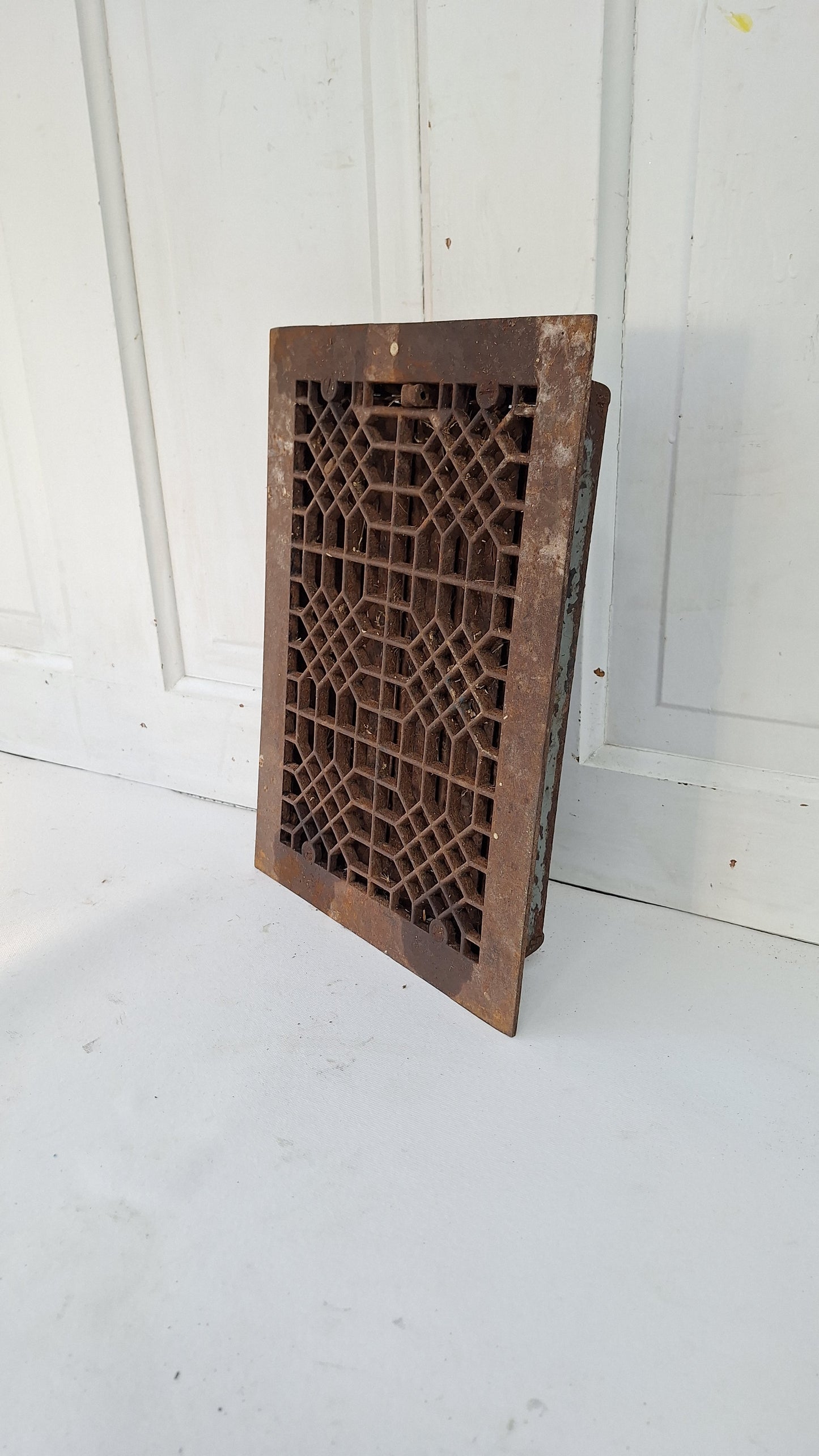 Ornate Iron Floor Vent Cover 10 x 14: Antique Lattice Grate
