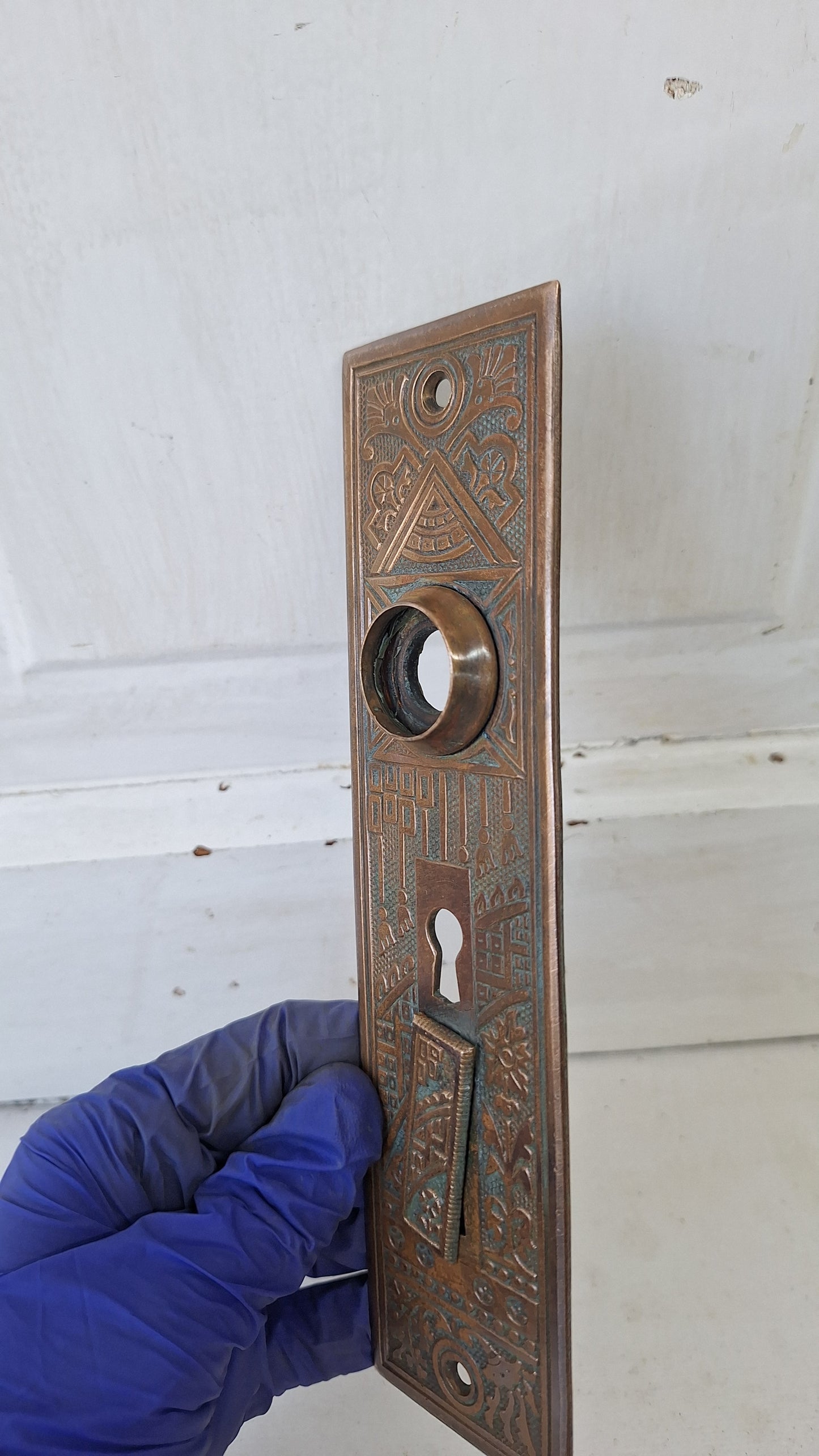 Eastlake Bronze Plate with Double Keyhole, Ceylon Pattern Entry Door Knob Backplate