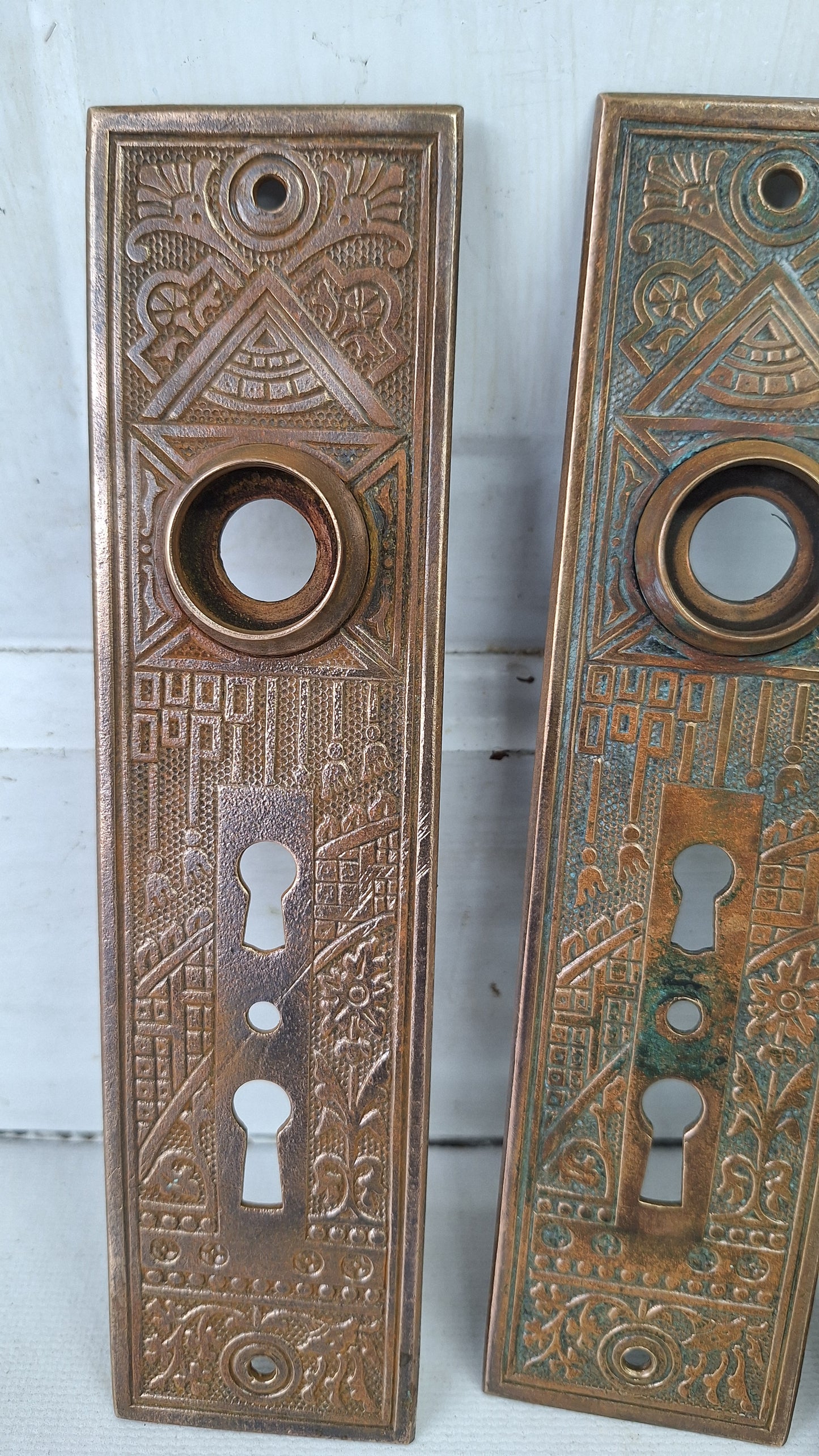 Eastlake Bronze Plate with Double Keyhole, Ceylon Pattern Entry Door Knob Backplate