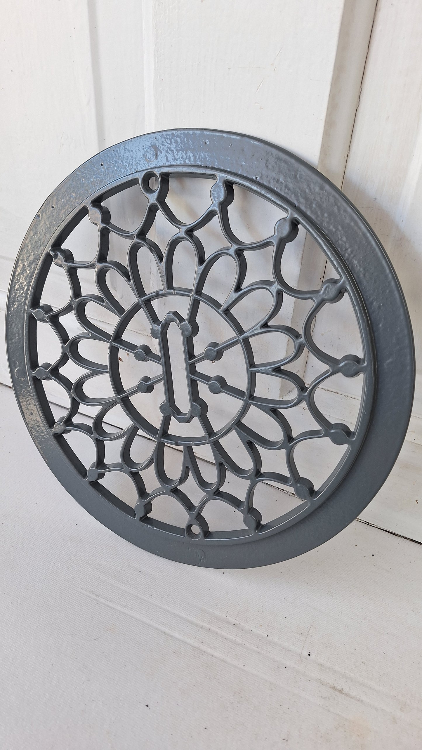 10" Round Antique Vent Cover, Circle Cast Iron Register Grate