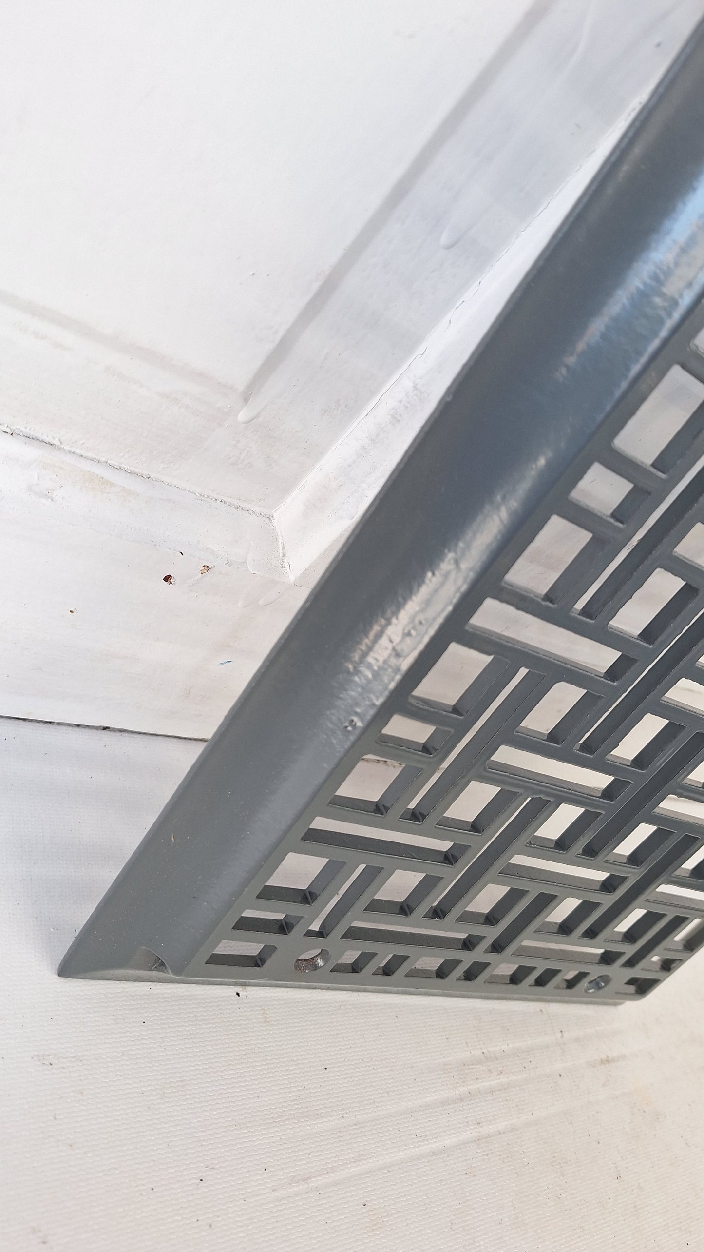 10 x 12 Geometric Design Iron Vent Cover, Antique Register Cover Weave Pattern