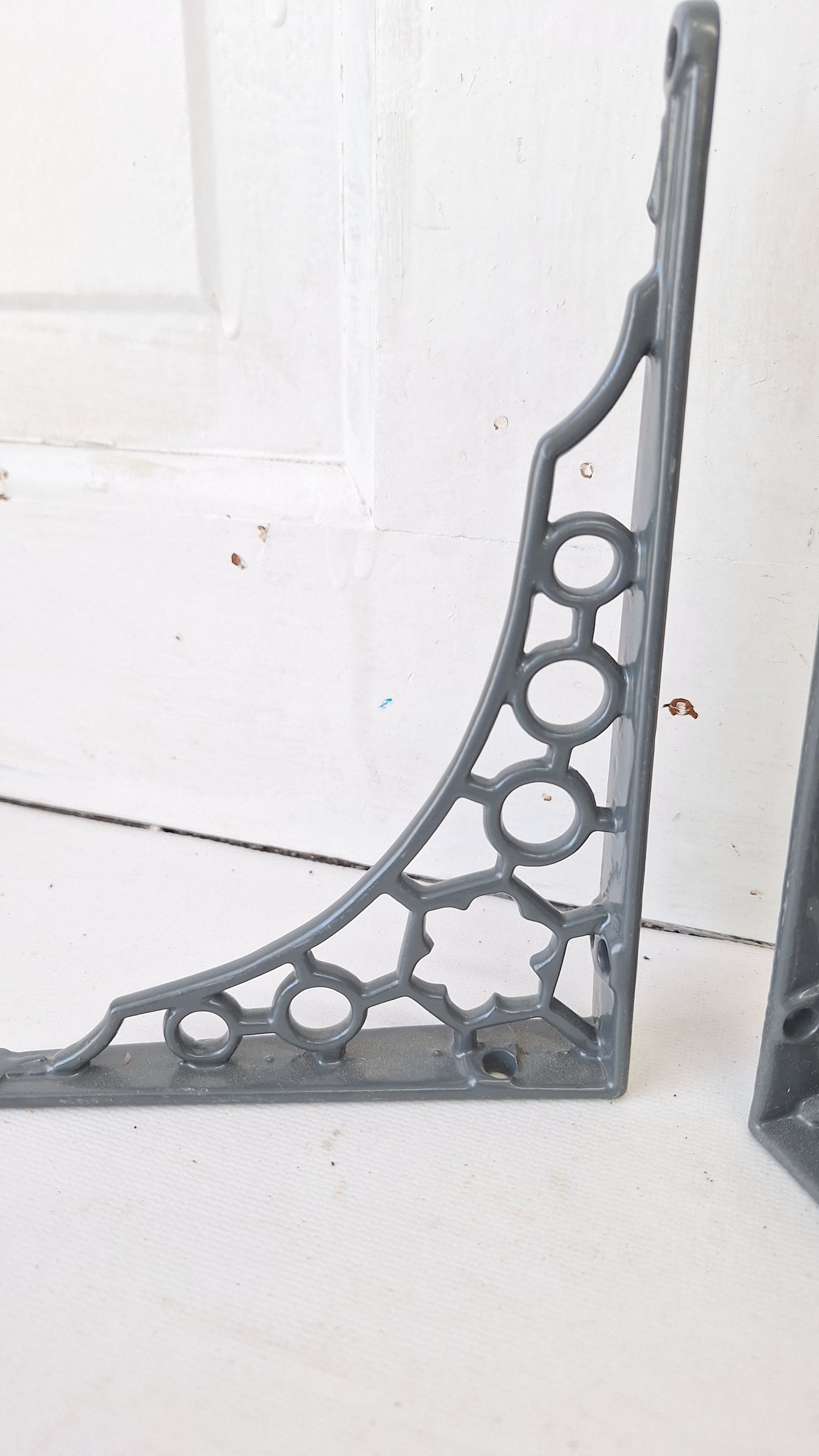 Two 5 x 7 Cast Iron Shelf Brackets, Antique Iron Shelf Supports