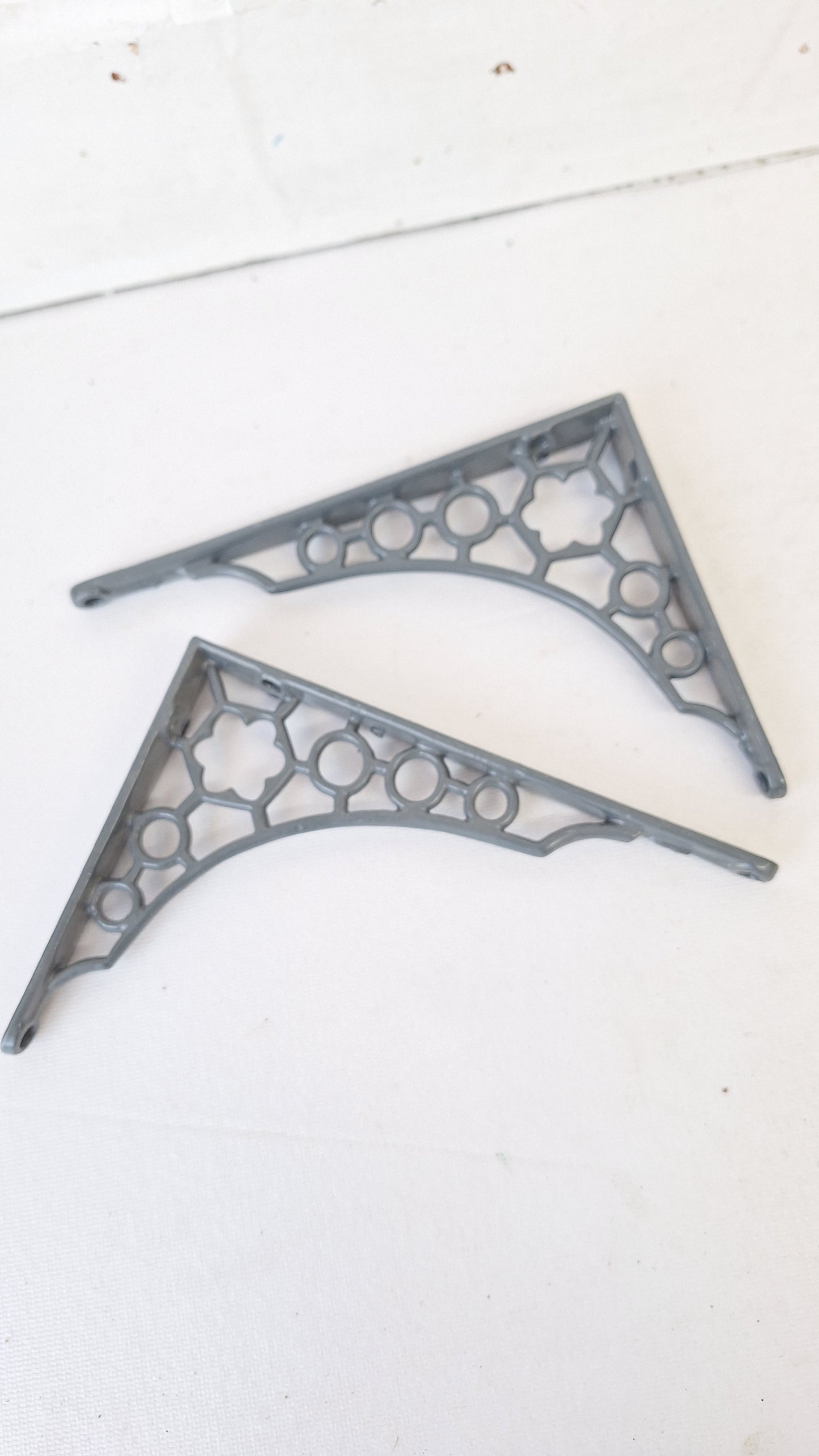 Two 5 x 7 Cast Iron Shelf Brackets, Antique Iron Shelf Supports