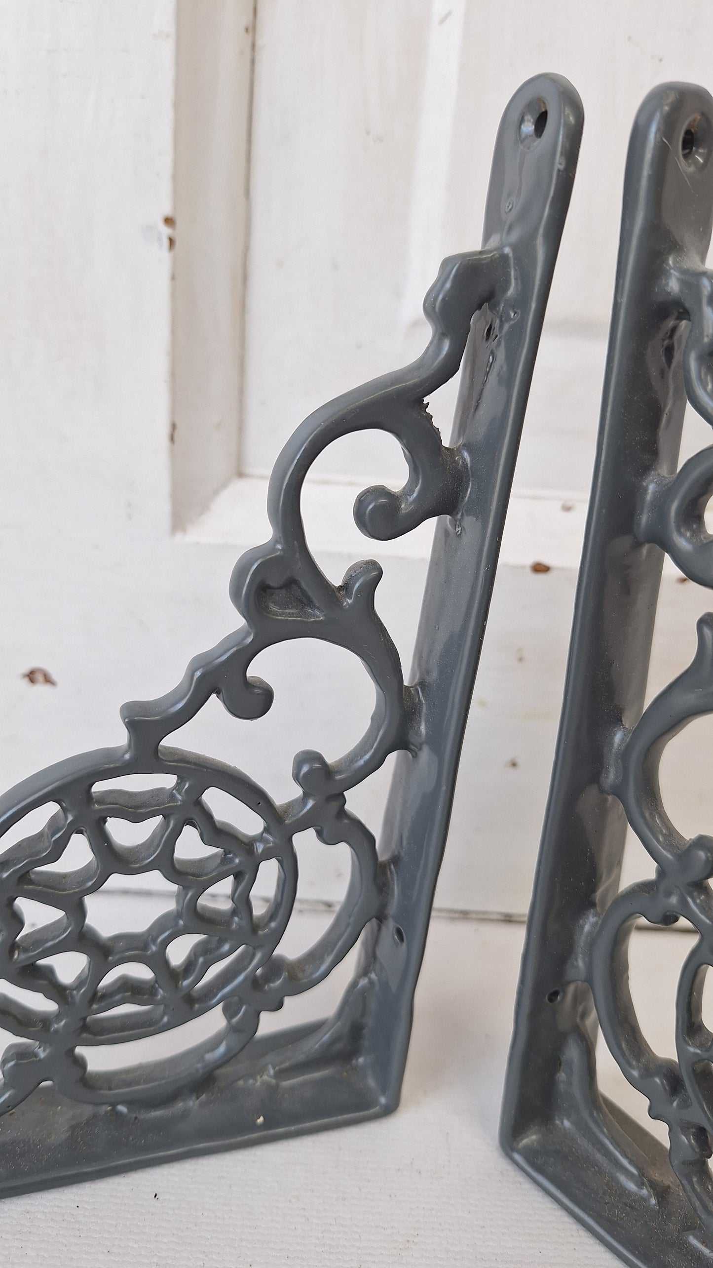 Two 5 x 7 Cast Iron Shelf Brackets, Antique Iron Shelf Supports