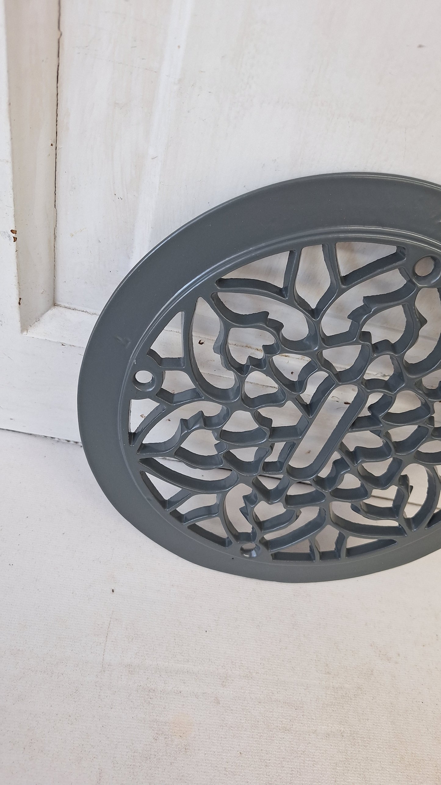 9" Round Antique Vent Cover, Circle Cast Iron Register Grate