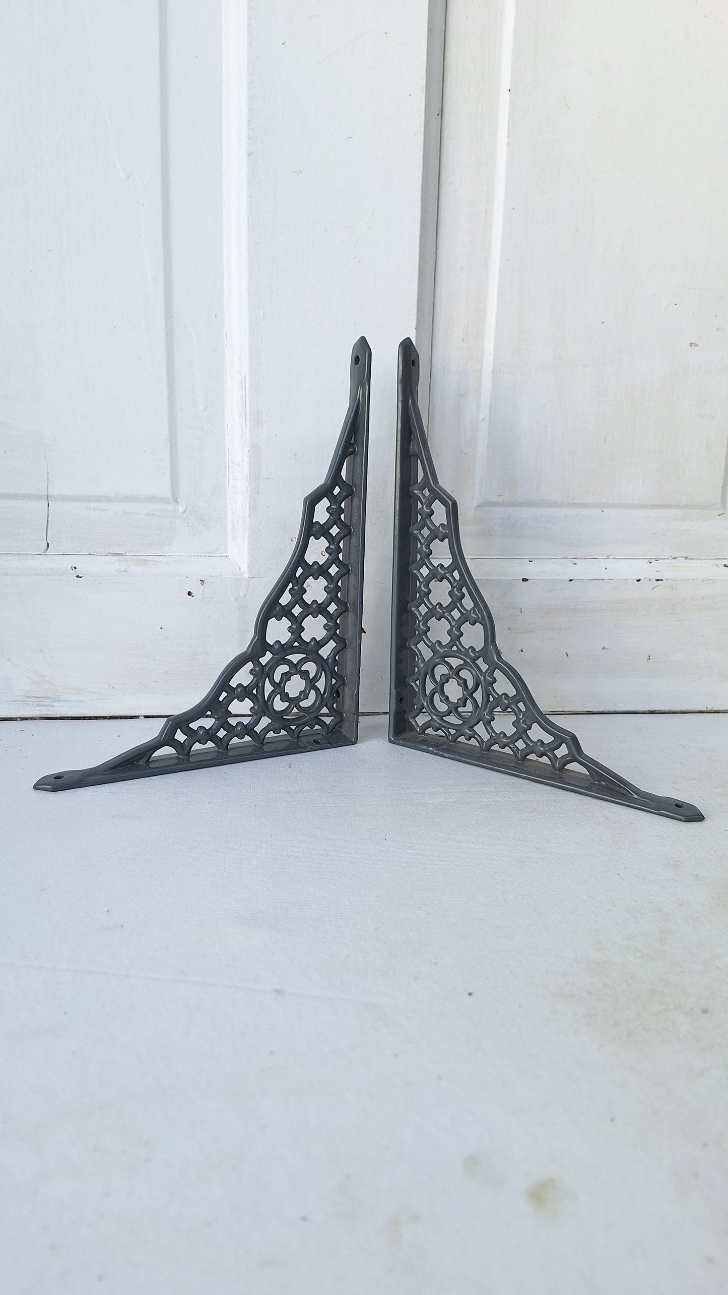 7 x 9 Antique Iron Shelf Brackets, Floral Design Victorian Shelf Supports
