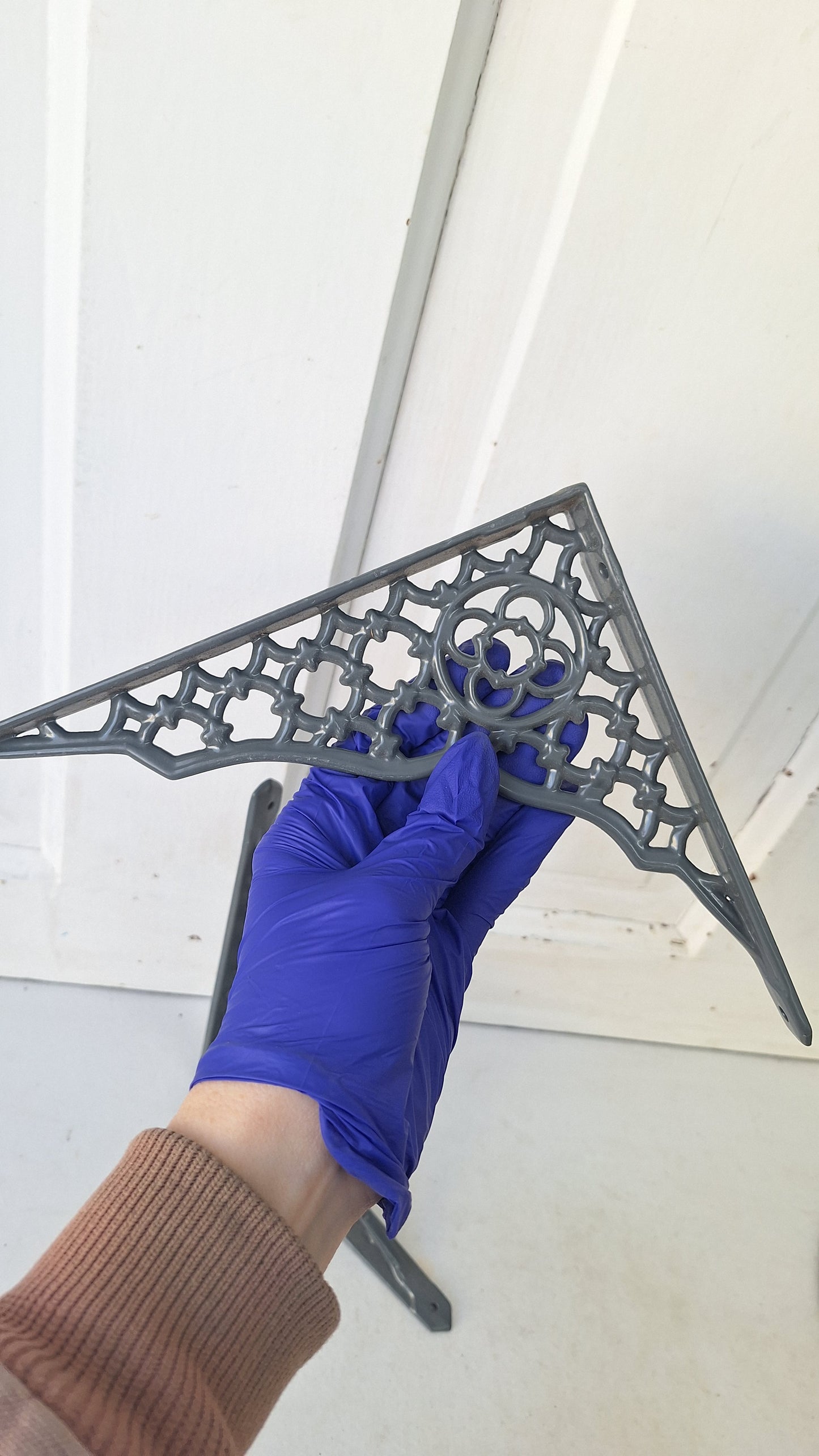 7 x 9 Antique Iron Shelf Brackets, Floral Design Victorian Shelf Supports