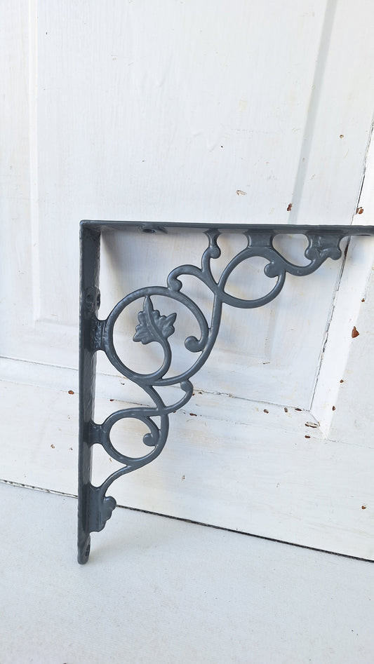Single Small Ornate Bracket, Antique Cast Iron Shelf Support