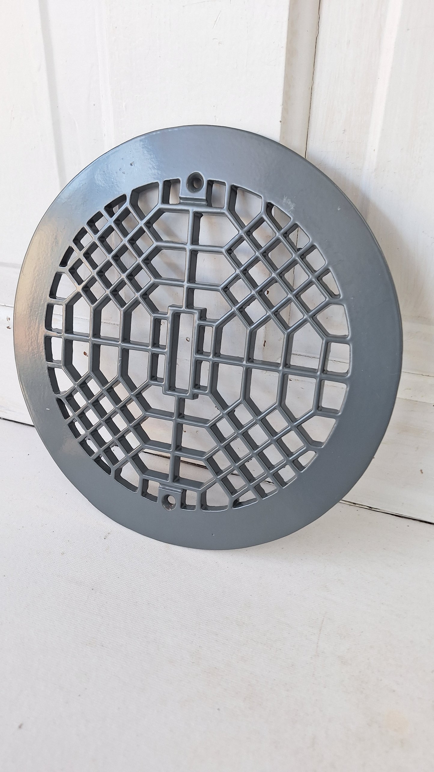 9" Round Antique Vent Cover, Circle Cast Iron Register Grate