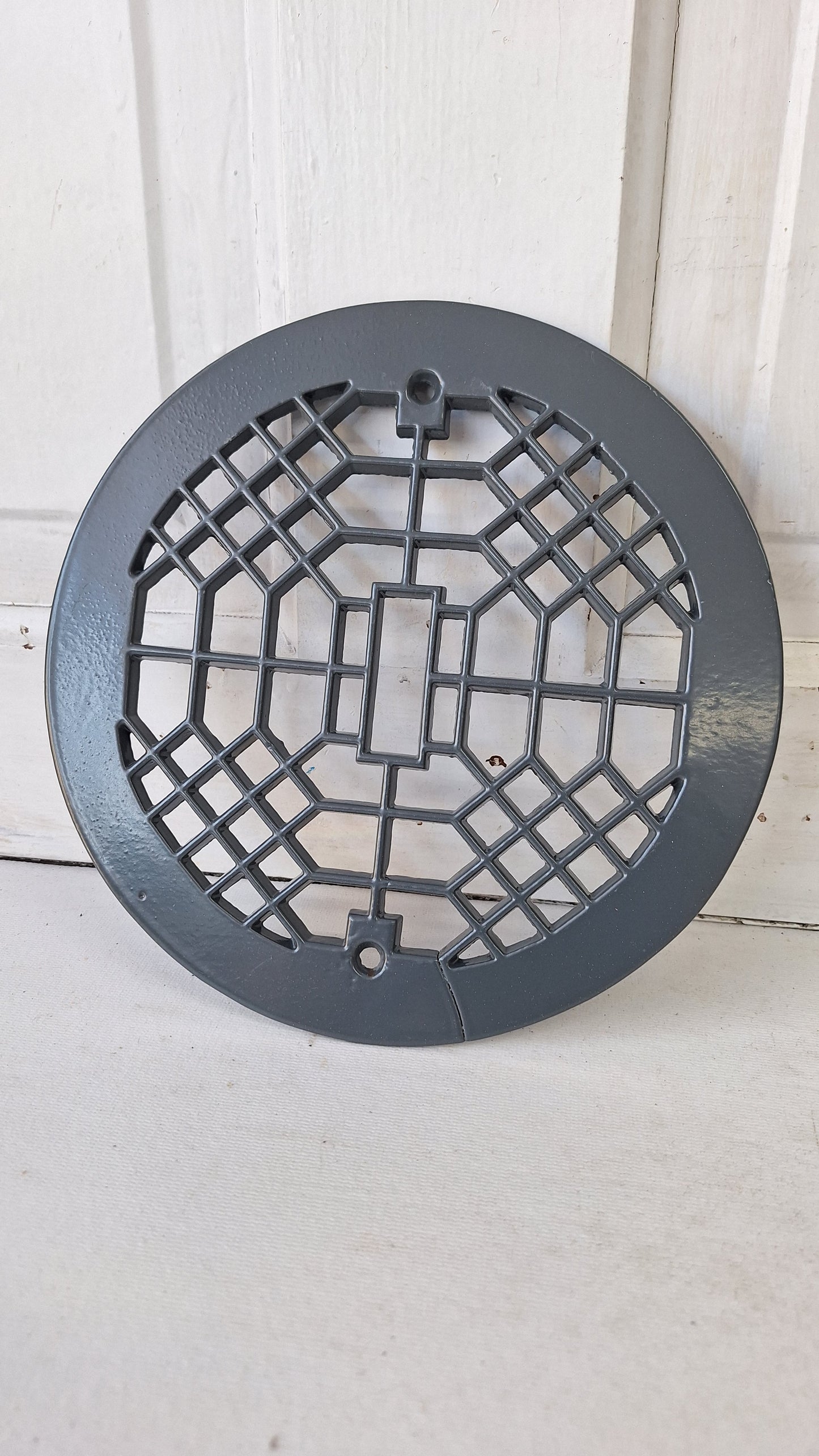 9" Round Antique Vent Cover, Circle Cast Iron Register Grate