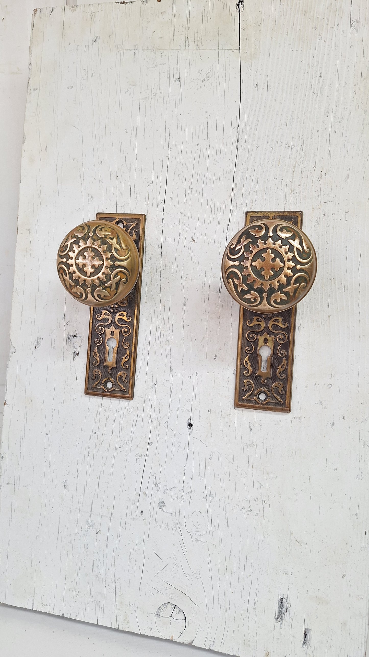 Antique Scroll Design Door Hardware, Fancy Doorknob and Backplate Set